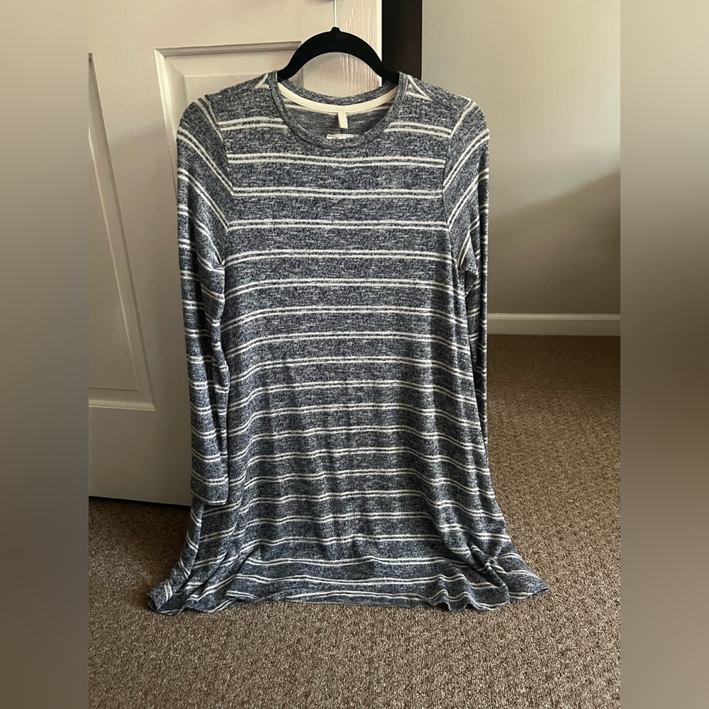 Lou and grey long sleeve dress size extra small